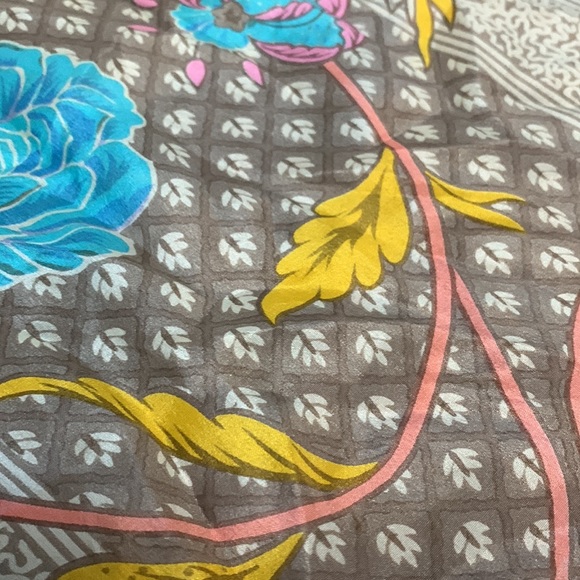 Vintage Art Deco pattern floral silk scarf - Picture 3 of 4